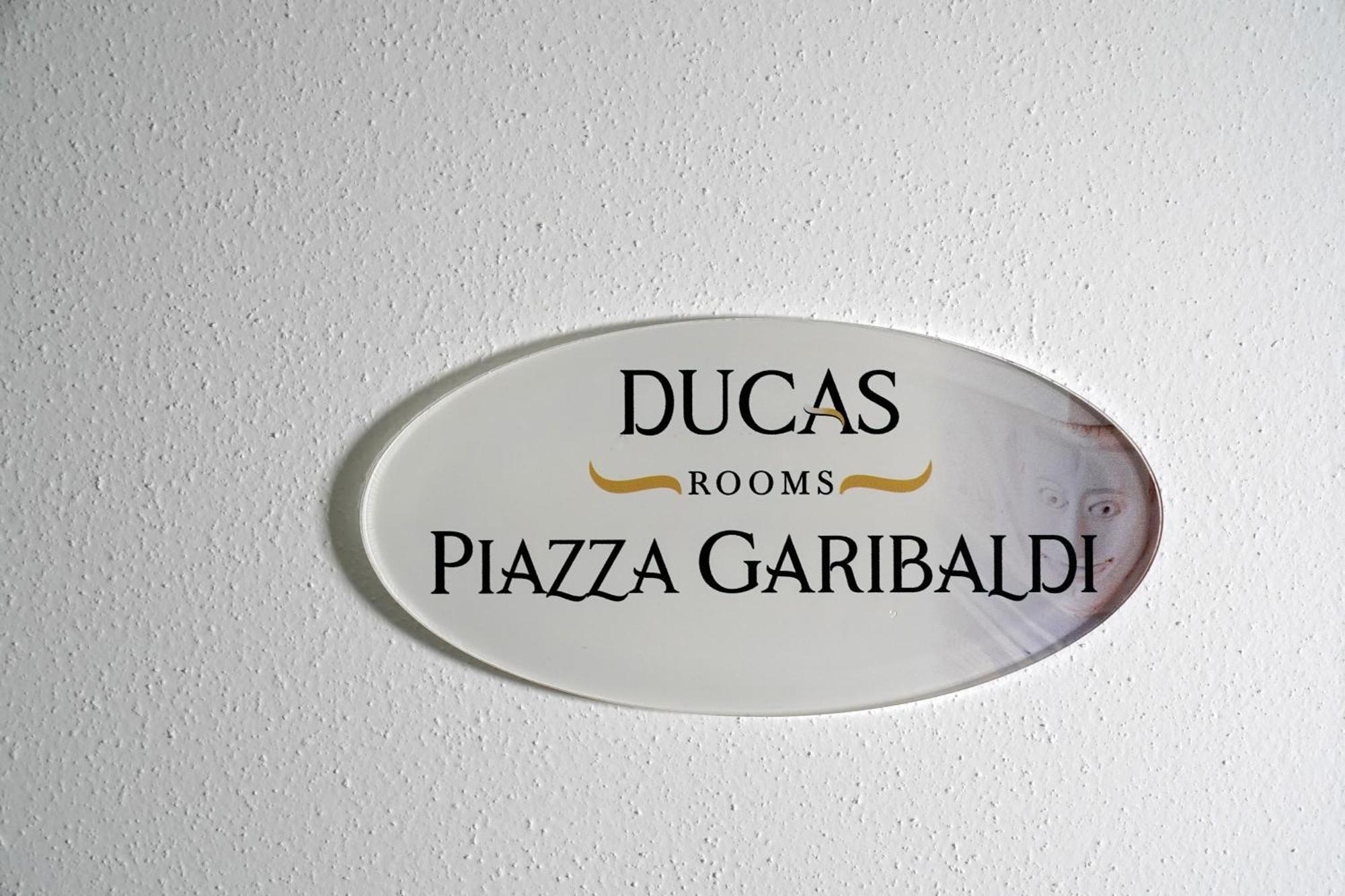Ducas Rooms And Suite 라스카리 외부 사진