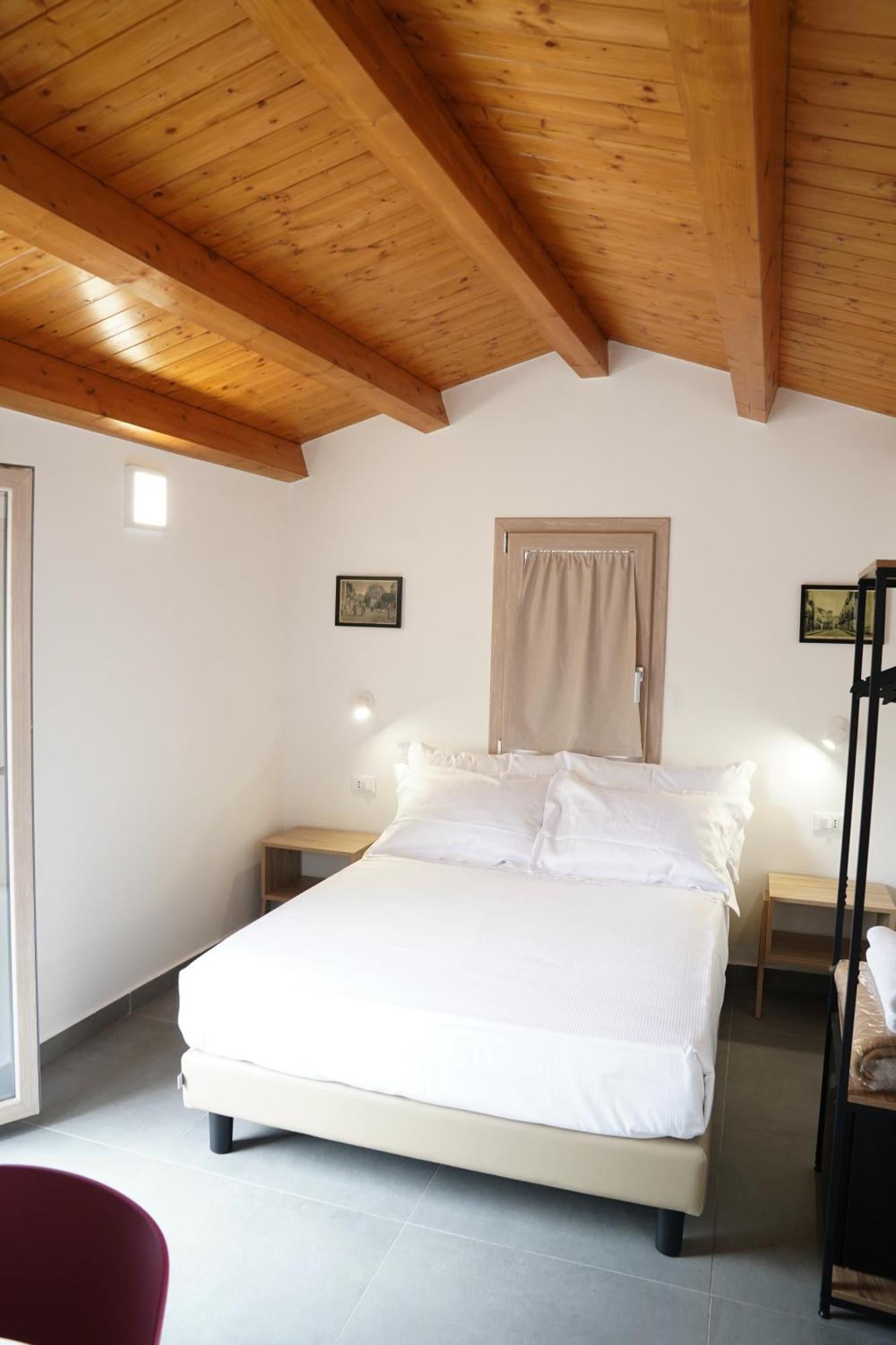 Ducas Rooms And Suite 라스카리 외부 사진