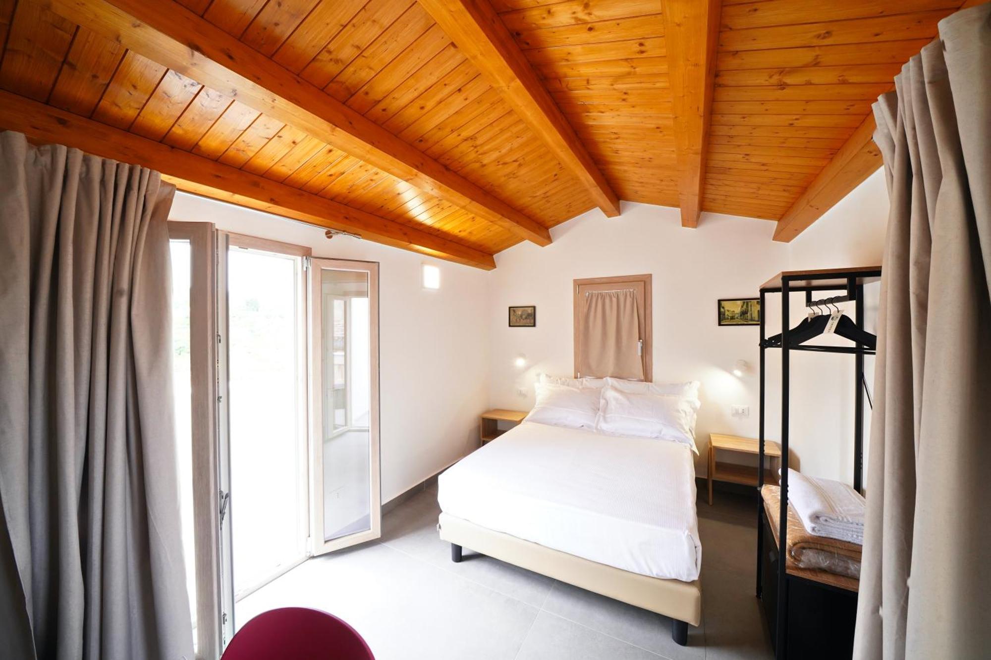 Ducas Rooms And Suite 라스카리 외부 사진